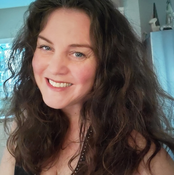 Meet your Posher, Shelley - Picture 1 of 1